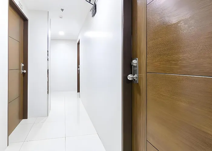 Hotel Oyo 152 Sangco Condotel 3*