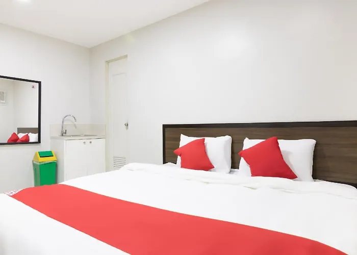 Oyo 152 Sangco Condotel Hotel 3*