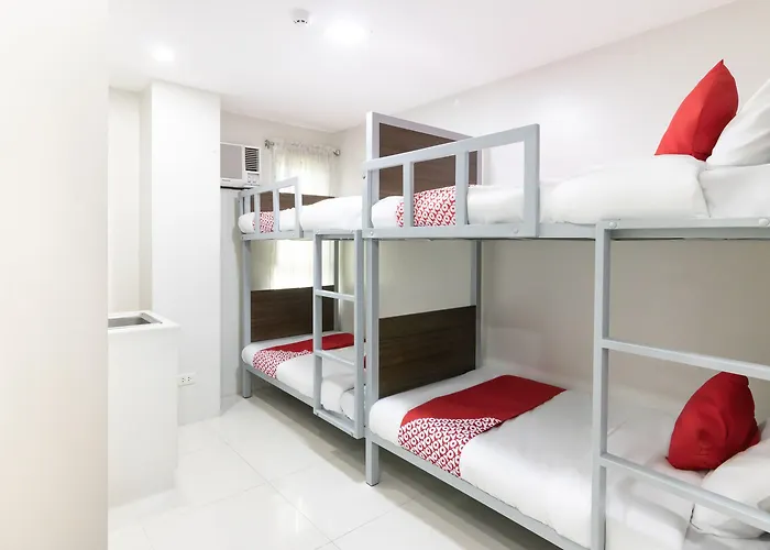 Oyo 152 Sangco Condotel Manilla